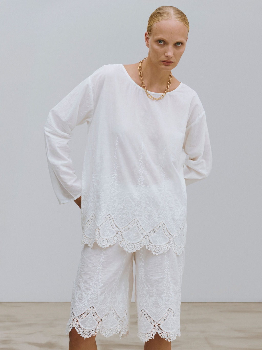 POET BERMUDA SHORTS