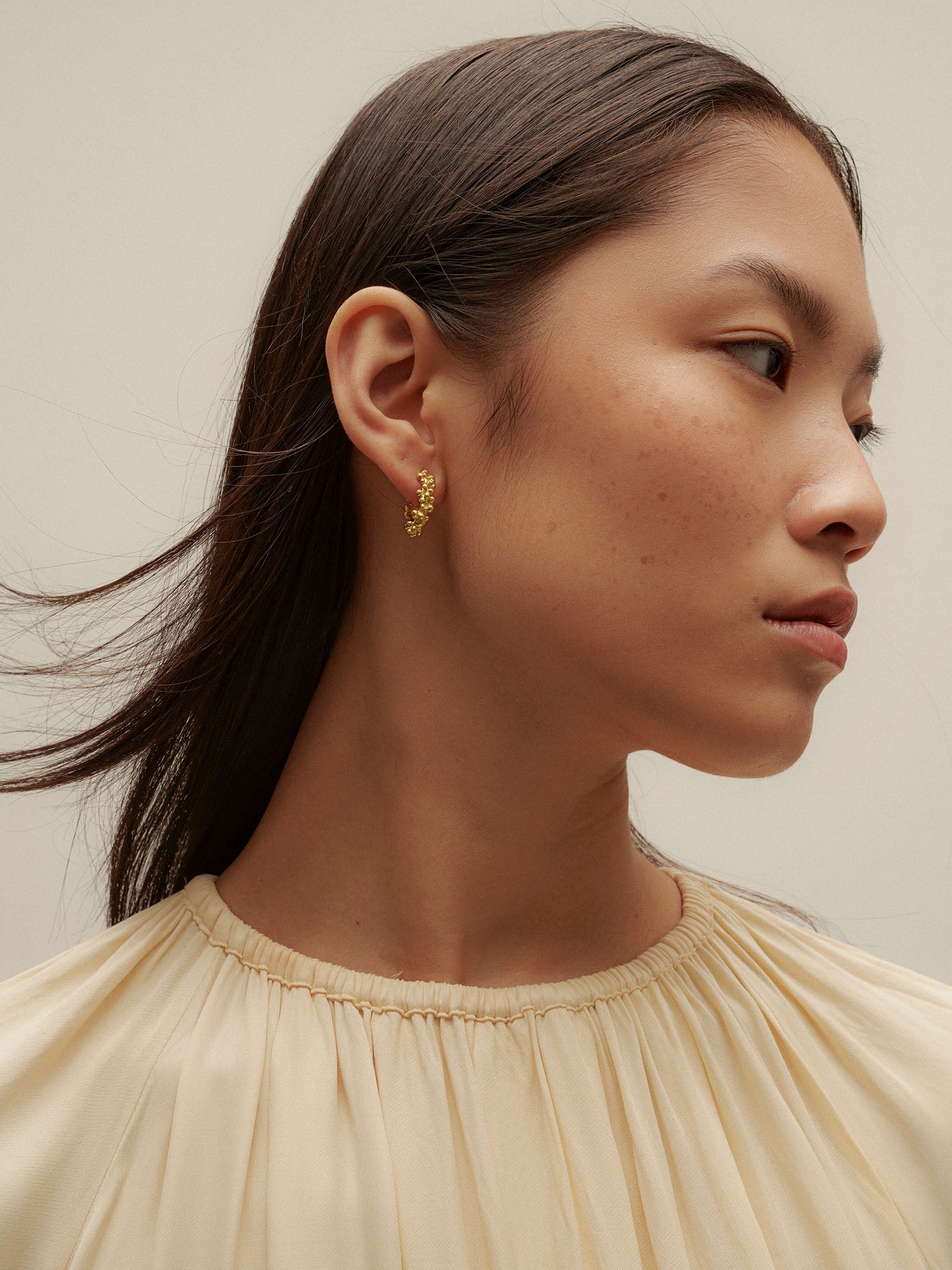 Céleste Deux Small Hoop Earrings Gold