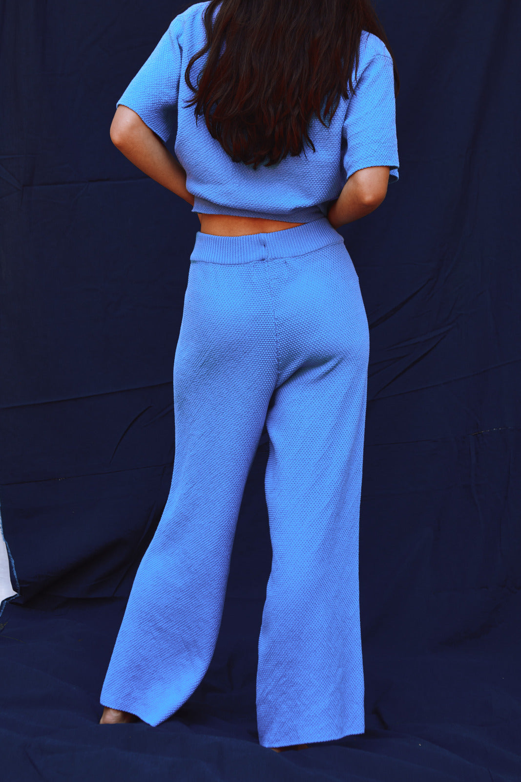 LOUISA Cropped Pants in Organic Cotton - Cyan Blue