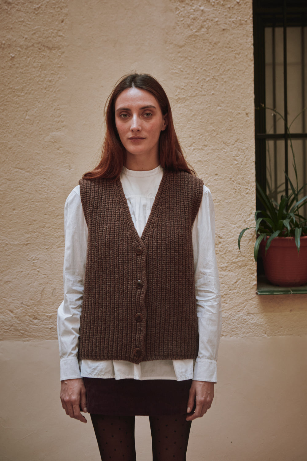 VERA Sleeveless Vest in Merino Wool - Chocolate - L'Envers