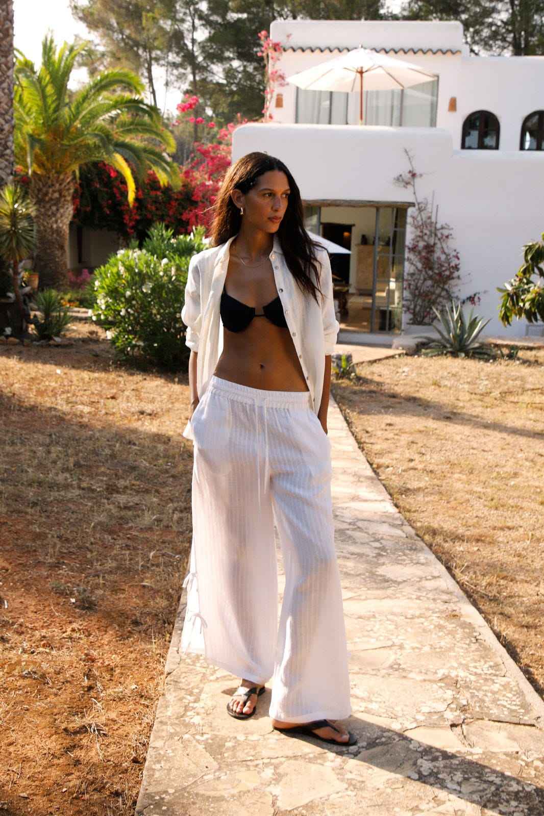 The Gina Oversized Shirt in off-white