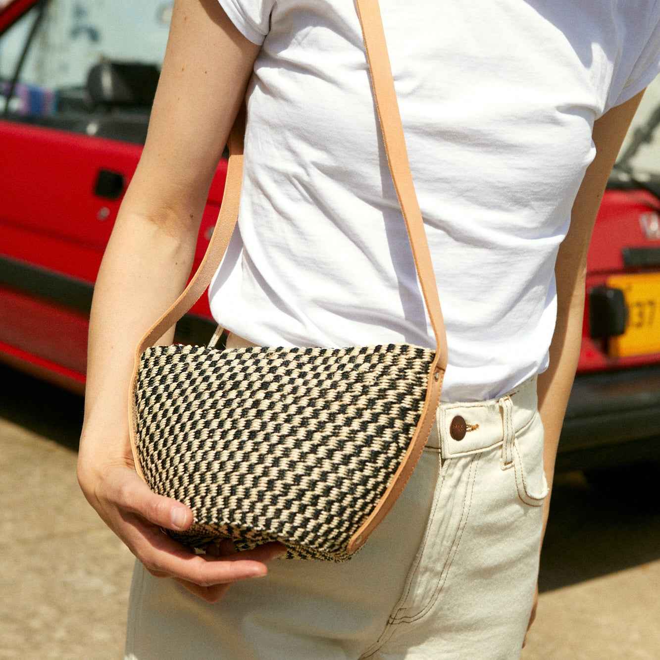 Crossbody Basket Natural