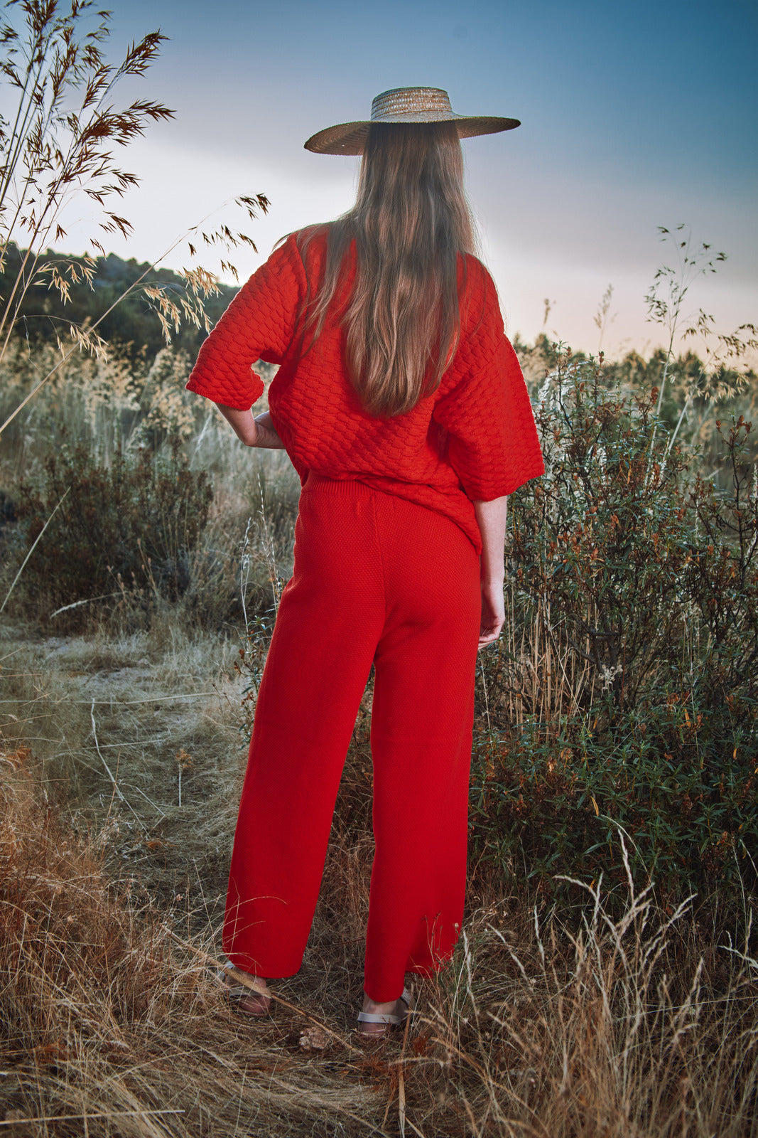 LOUISA Cropped Pants in Organic Cotton - Red