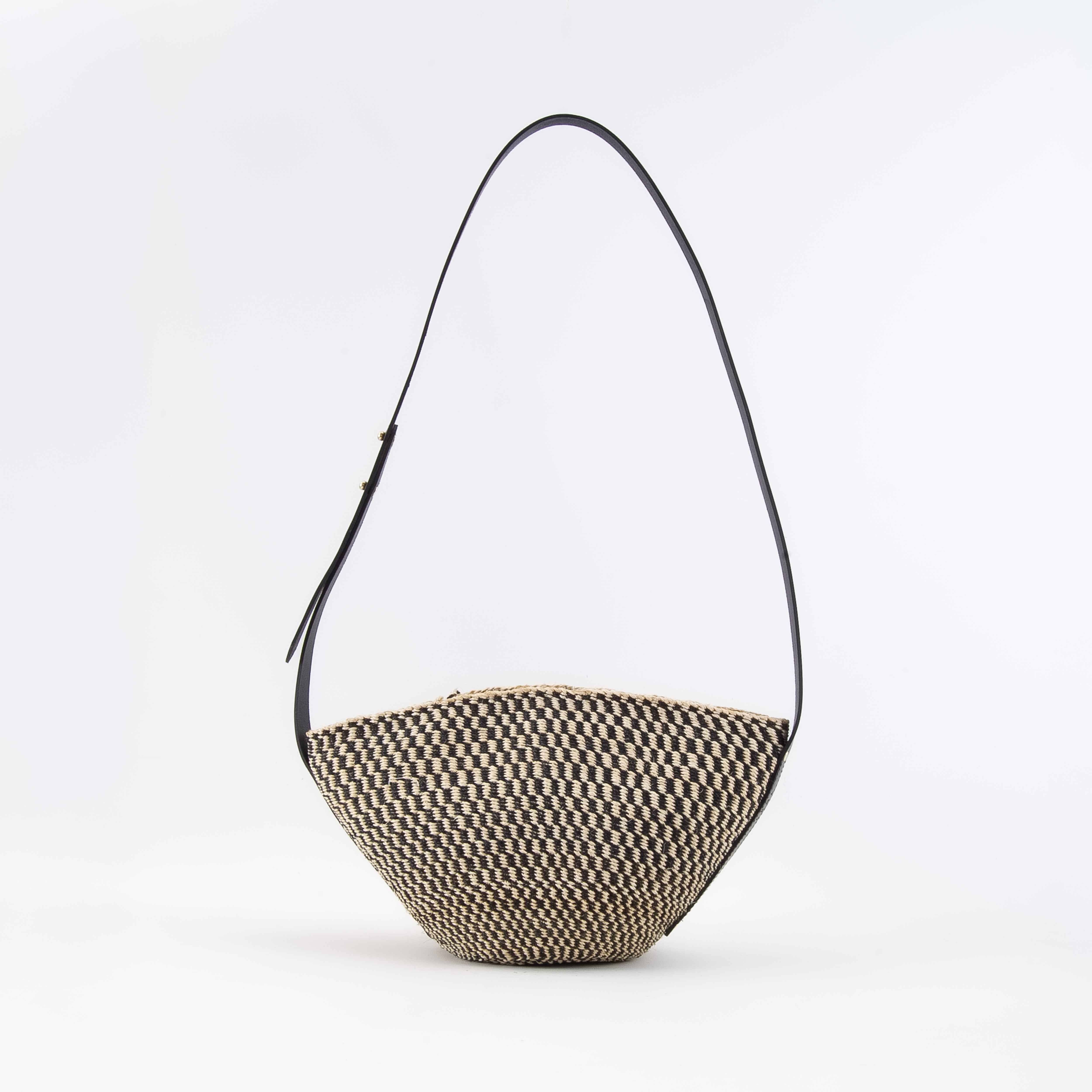 Crossbody Basket Black