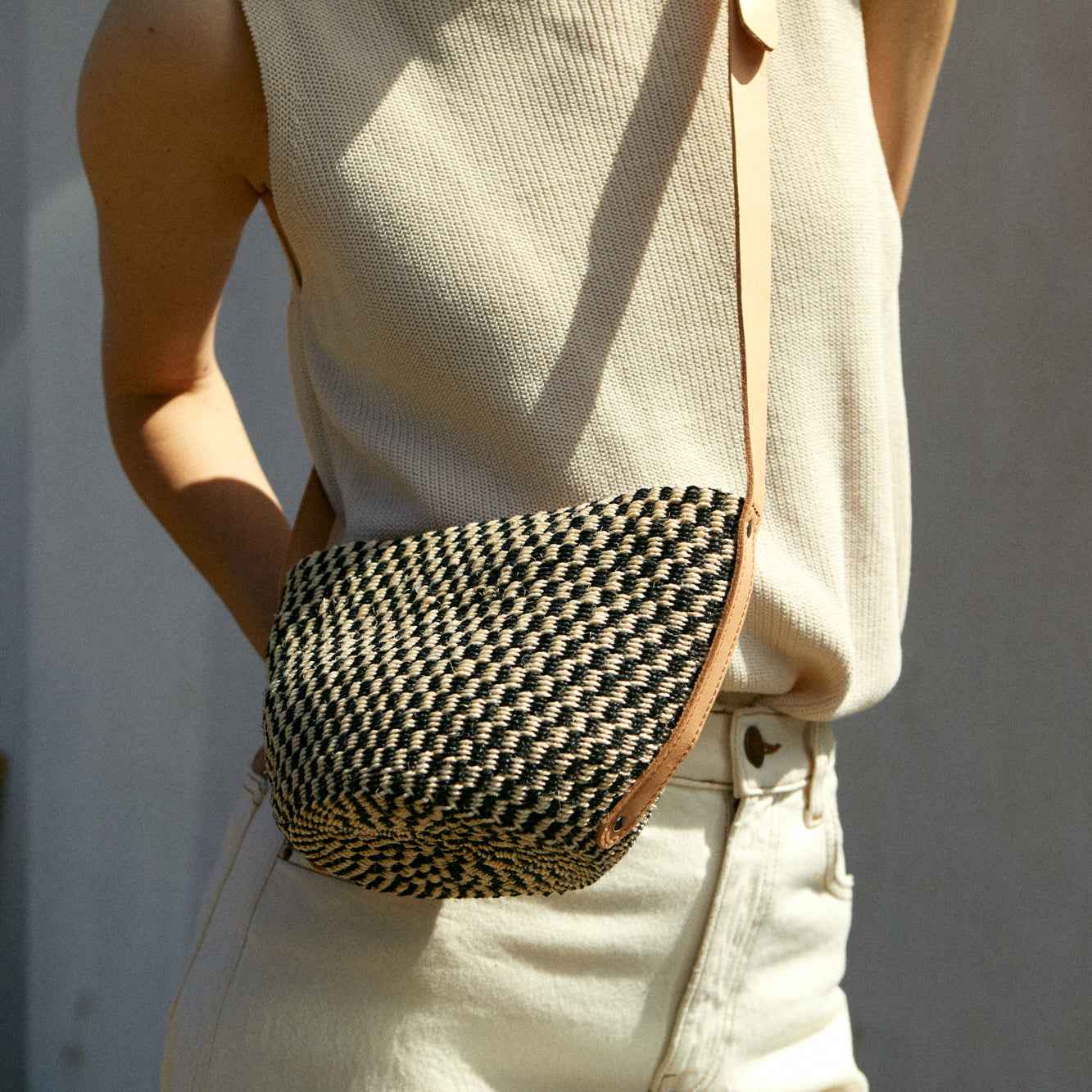 Crossbody Basket Natural