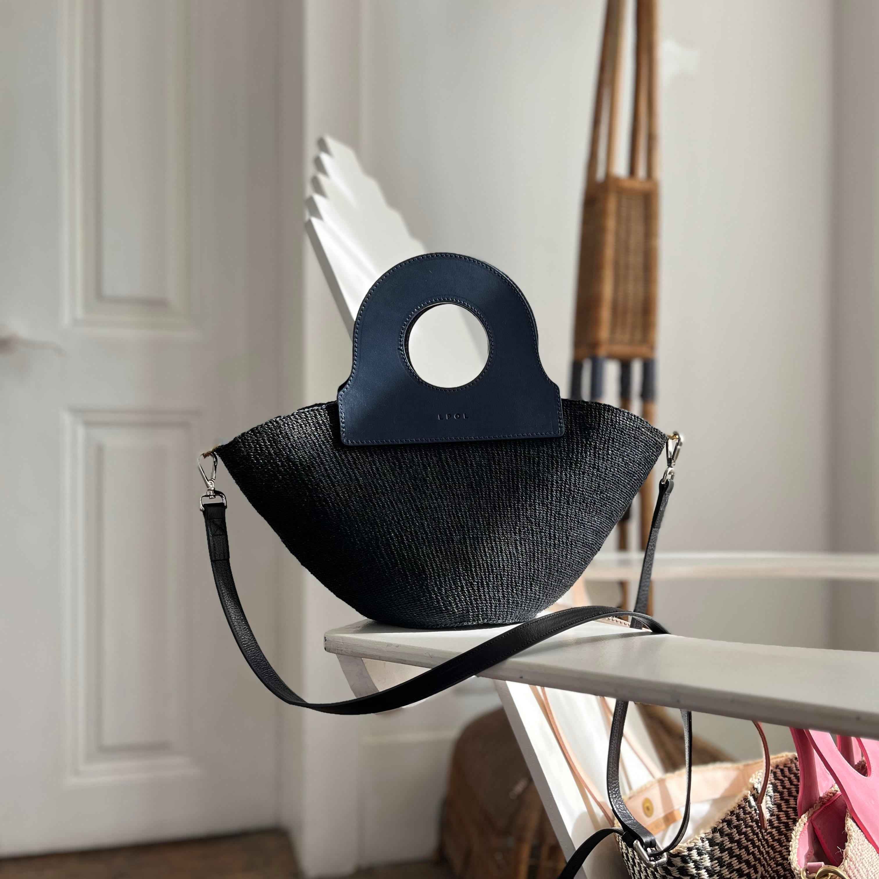 Handheld Basket Black & Navy